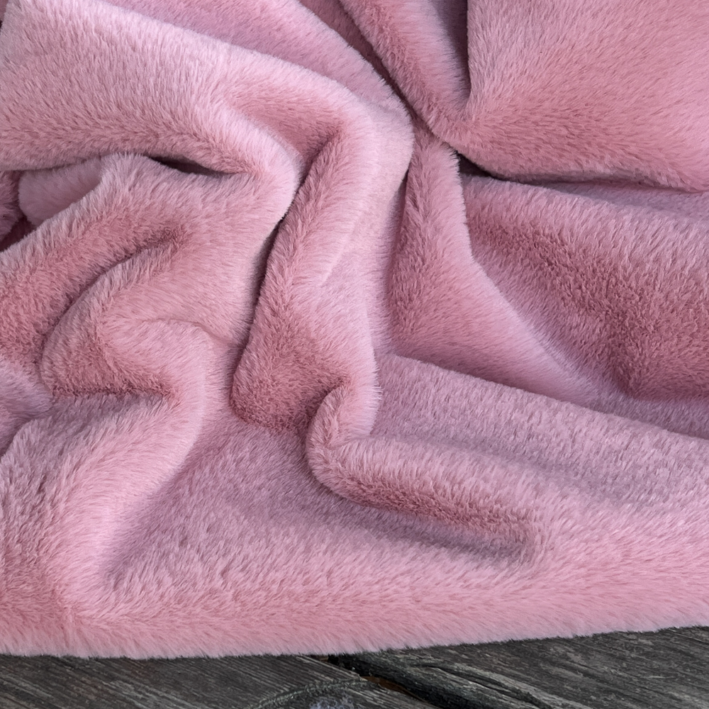 Tissu fausse fourrure ultra douce - Rose layette x20cm