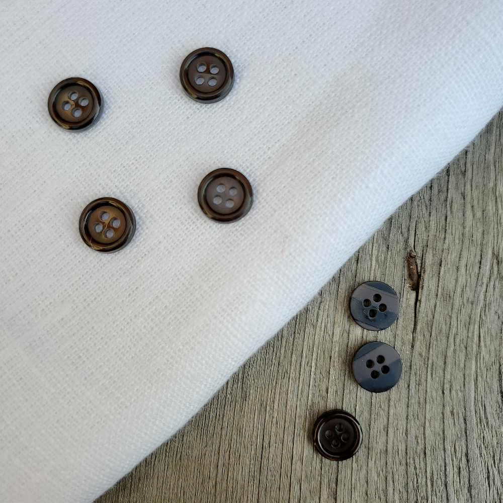 Bouton chemise 4 trous chocolat polyester 12mm