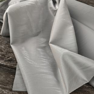 Tissu coupe vent imperméable shiny - Gris beige